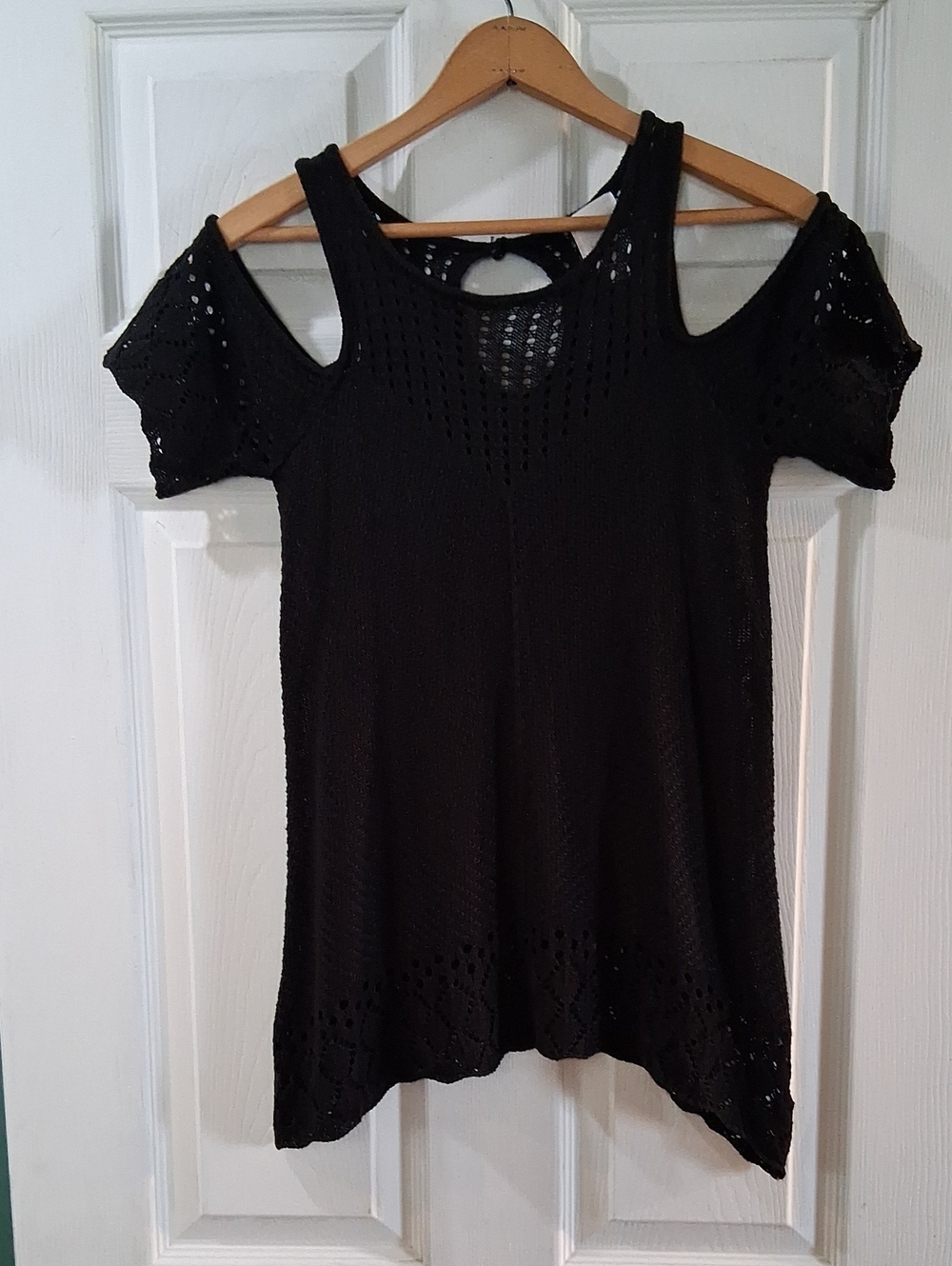 LC Lauren Conrad Black Cold-Shoulder Crochet Knit Tunic Layering